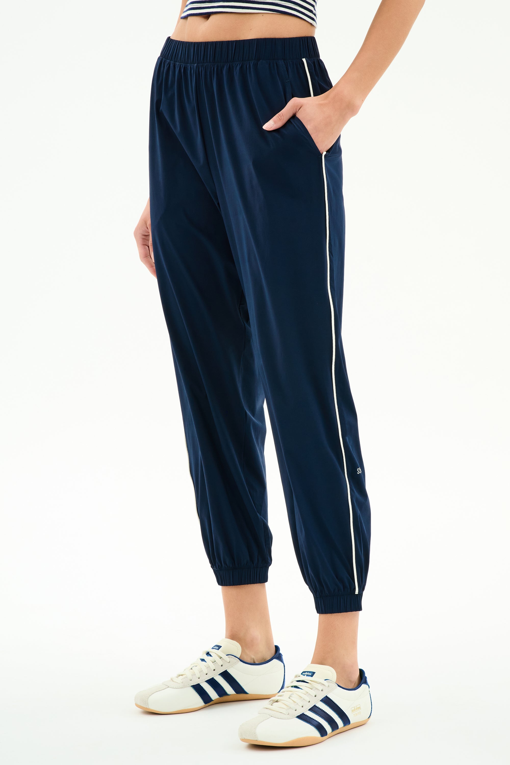 Megan Woven Nylon Jogger w/ Piping - Indigo/Creme – SPLITS59
