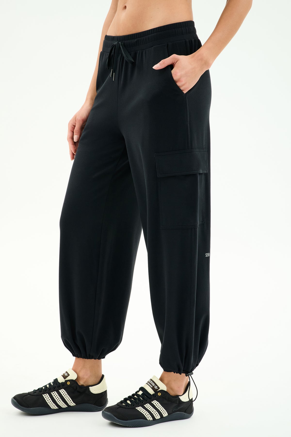 Nico Airweight Cargo Pant - Black – SPLITS59