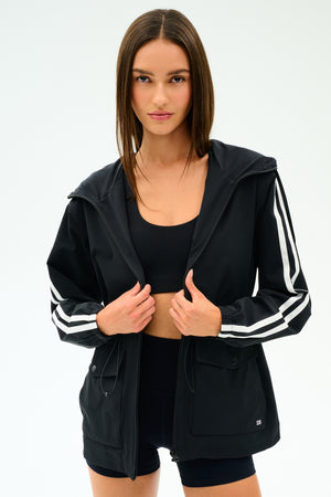 21_REGGIEWATERREPELLENTJACKET_